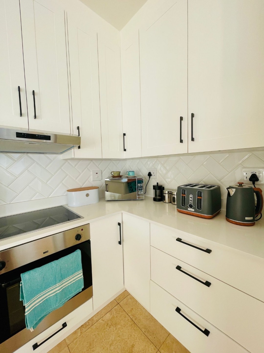To Let 3 Bedroom Property for Rent in Sea Point Western Cape